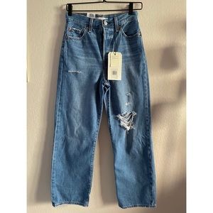NWT Levi’s Ribcage Straight Ankle Jeans